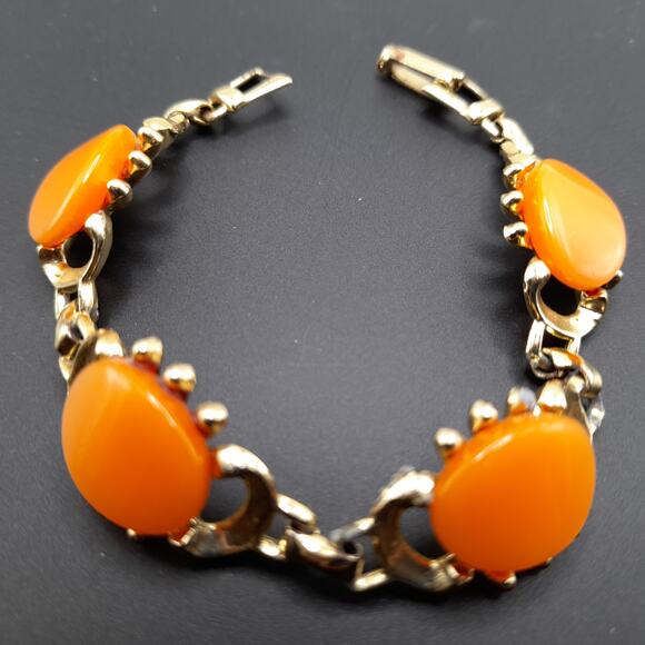 Vintage Orange Moonglow Bracelet, Gold Tone, 7", 1950s - Picture 6 of 10